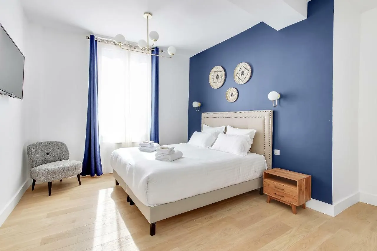 Pick A Flat's In Le Marais - Rue Saint Apoline Paris
